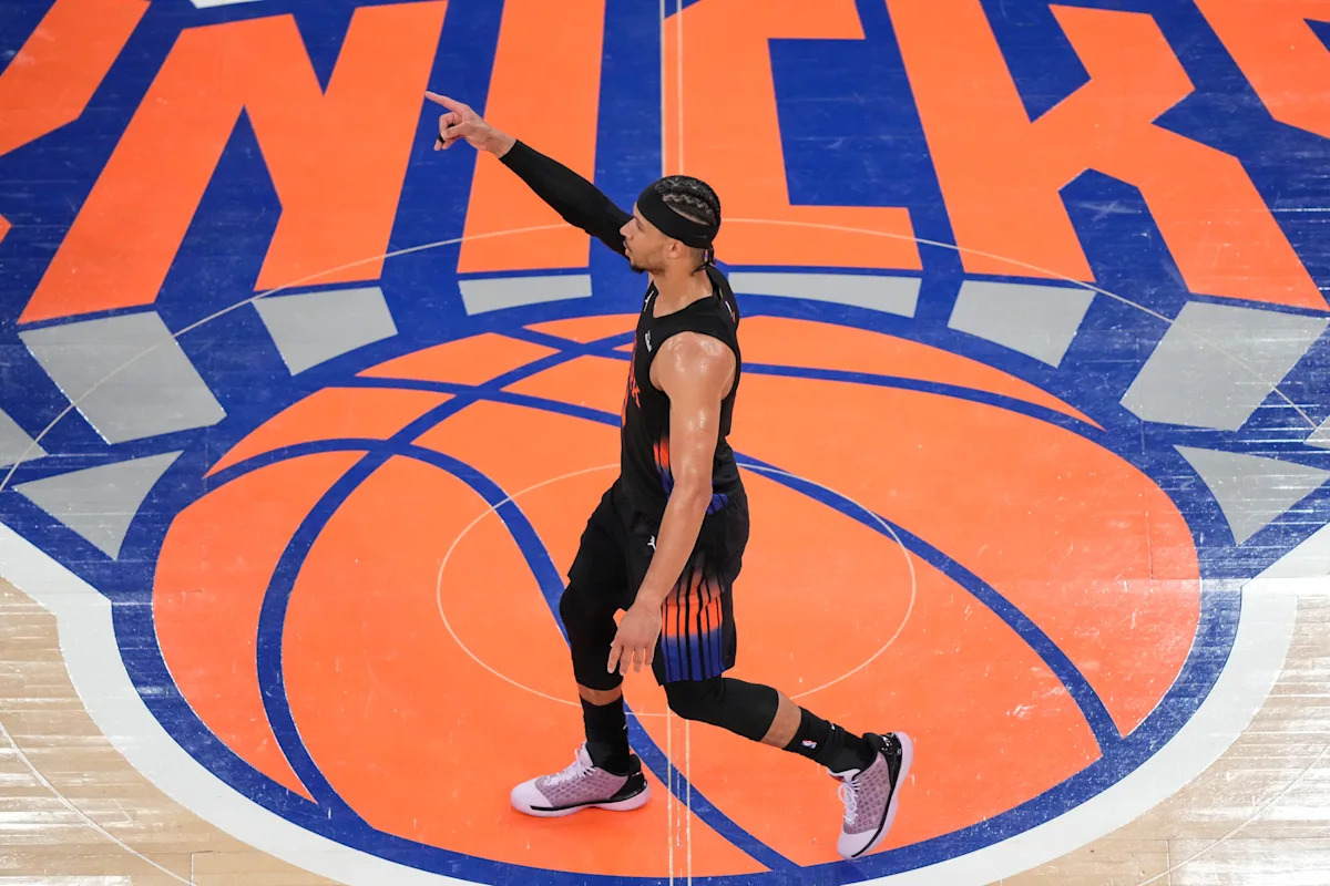 With things breaking so perfectly for the Knicks ... is it title time in New York? hits headlines