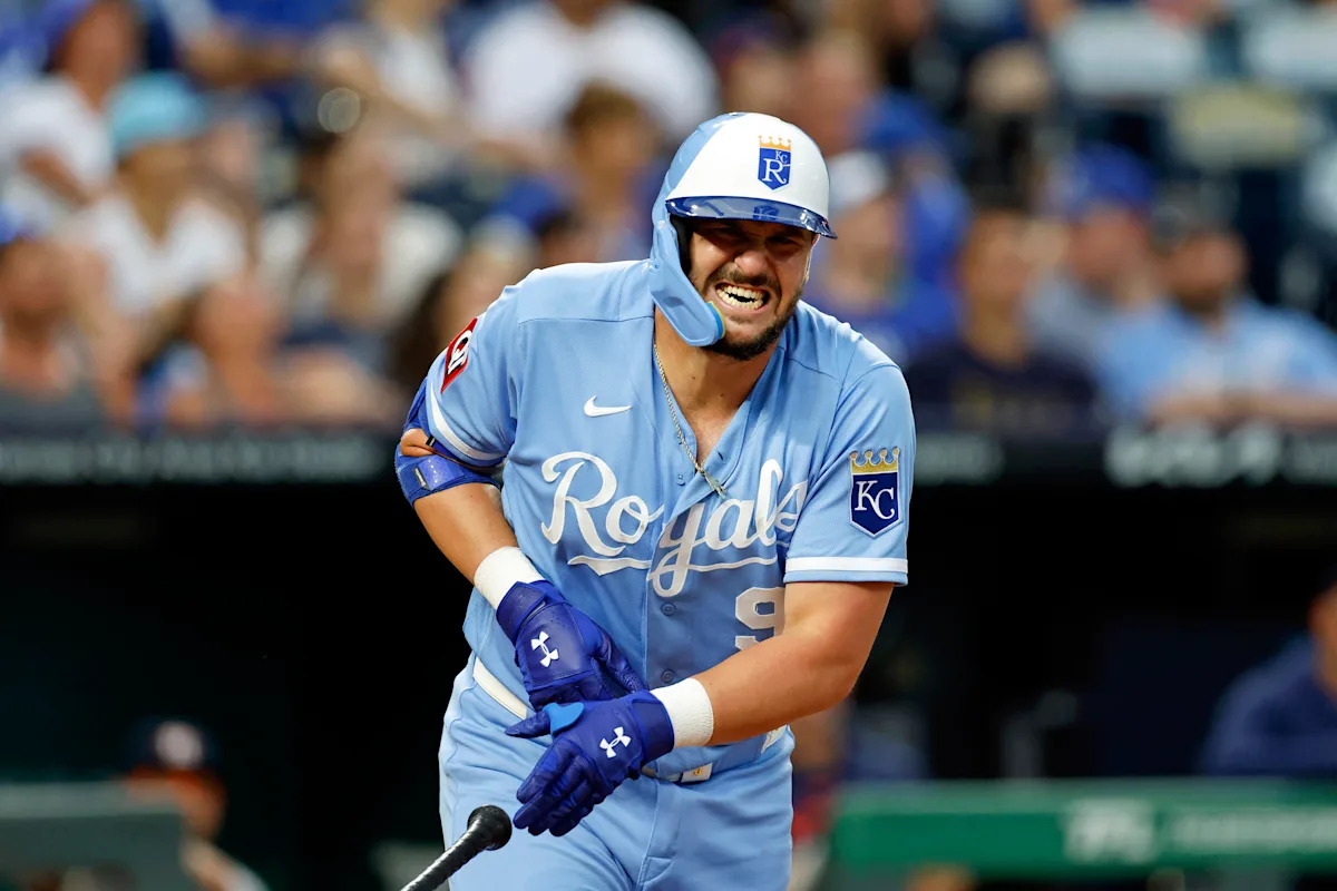 Royals place 1B Vinnie Pasquantino on IL with fractured hamate in right hand making waves