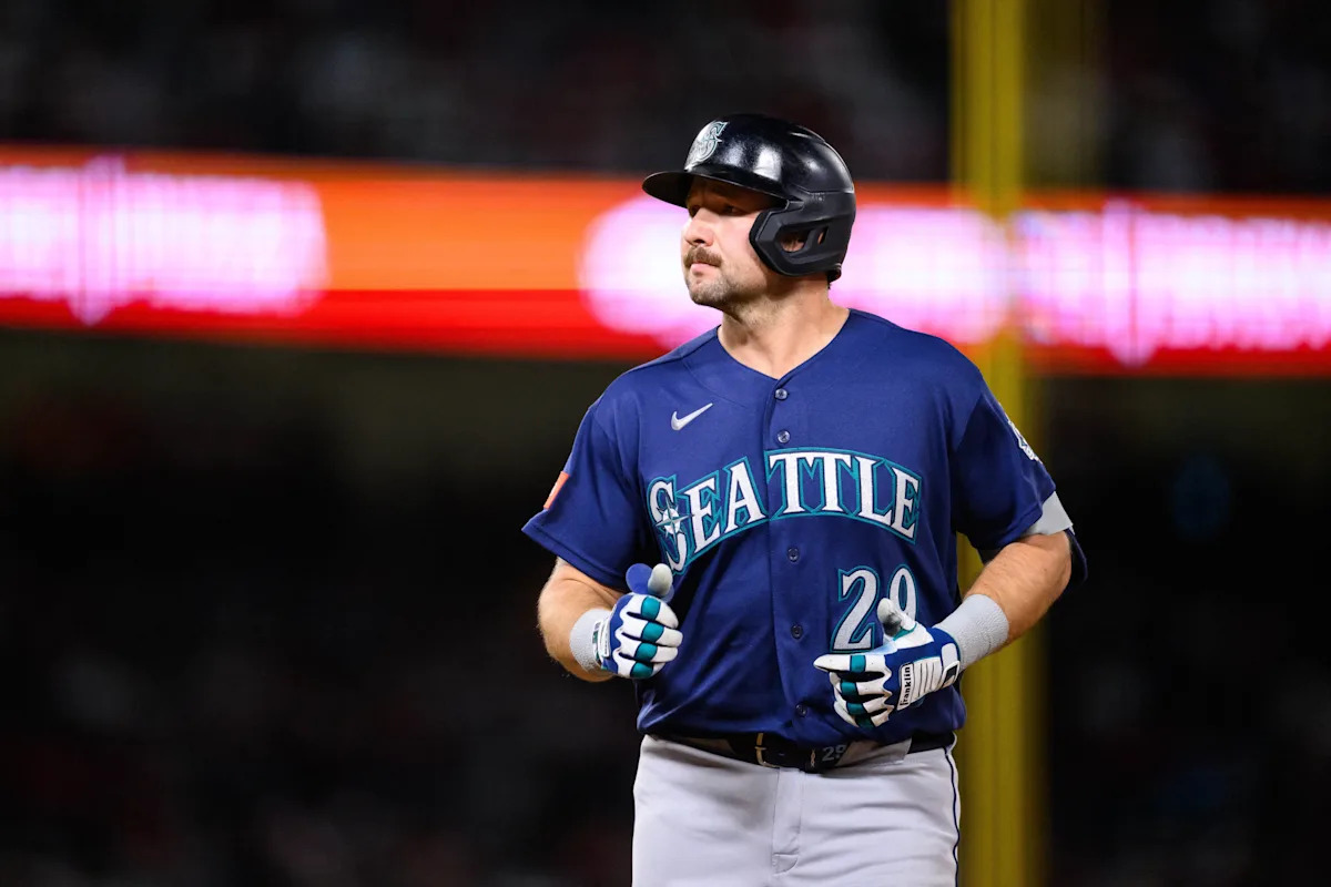 Cal Raleigh stays homer-less after robbery by Angels RF Jo Adell takes center stage