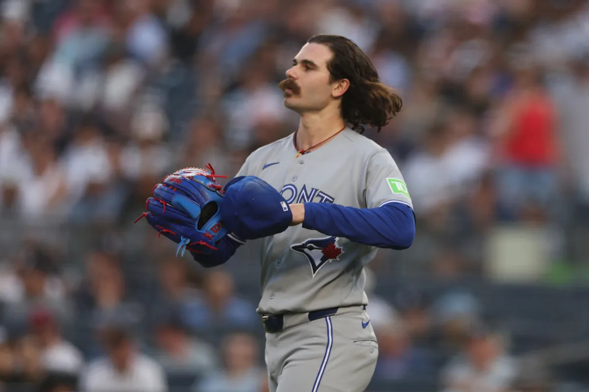Blue Jays' Dylan Cease (hamstring) lands on IL; Vladdy Jr. (elbow) day-to-day hits headlines