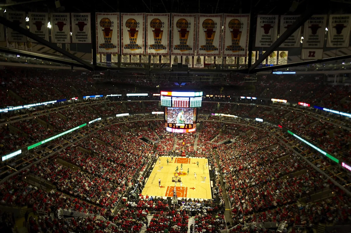 Bulls Trophy banner that hung in old Chicago Stadium up for auction hits headlines