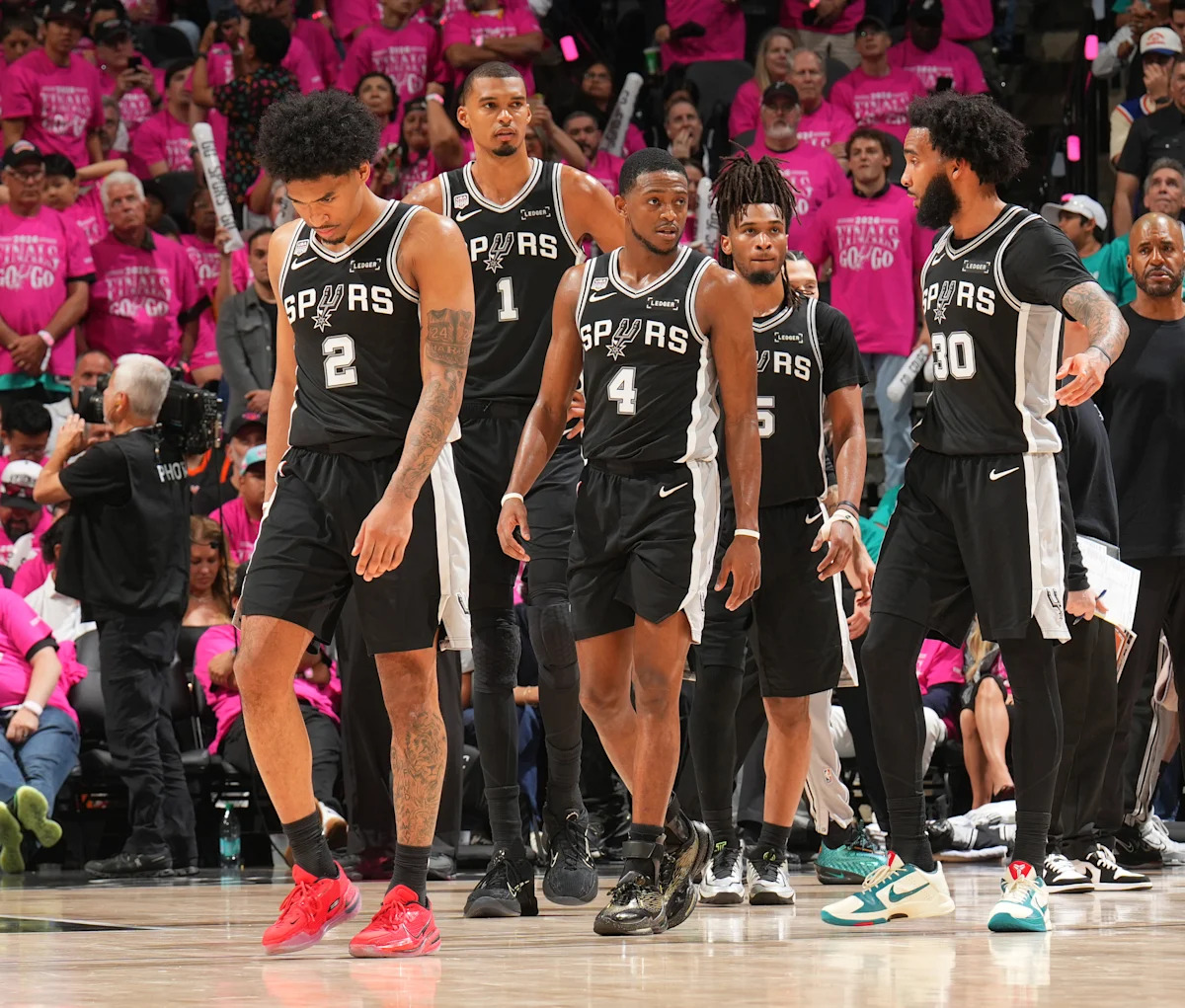 Can De'Aaron Fox provide more support for Victor Wembanyama and the Spurs? making waves