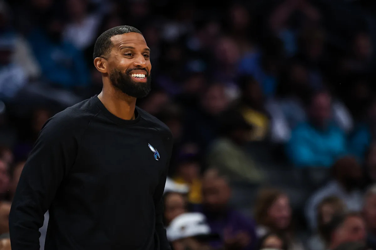 Charles Lee Continued by Hornets after franchise's best season in 10 years creates buzz