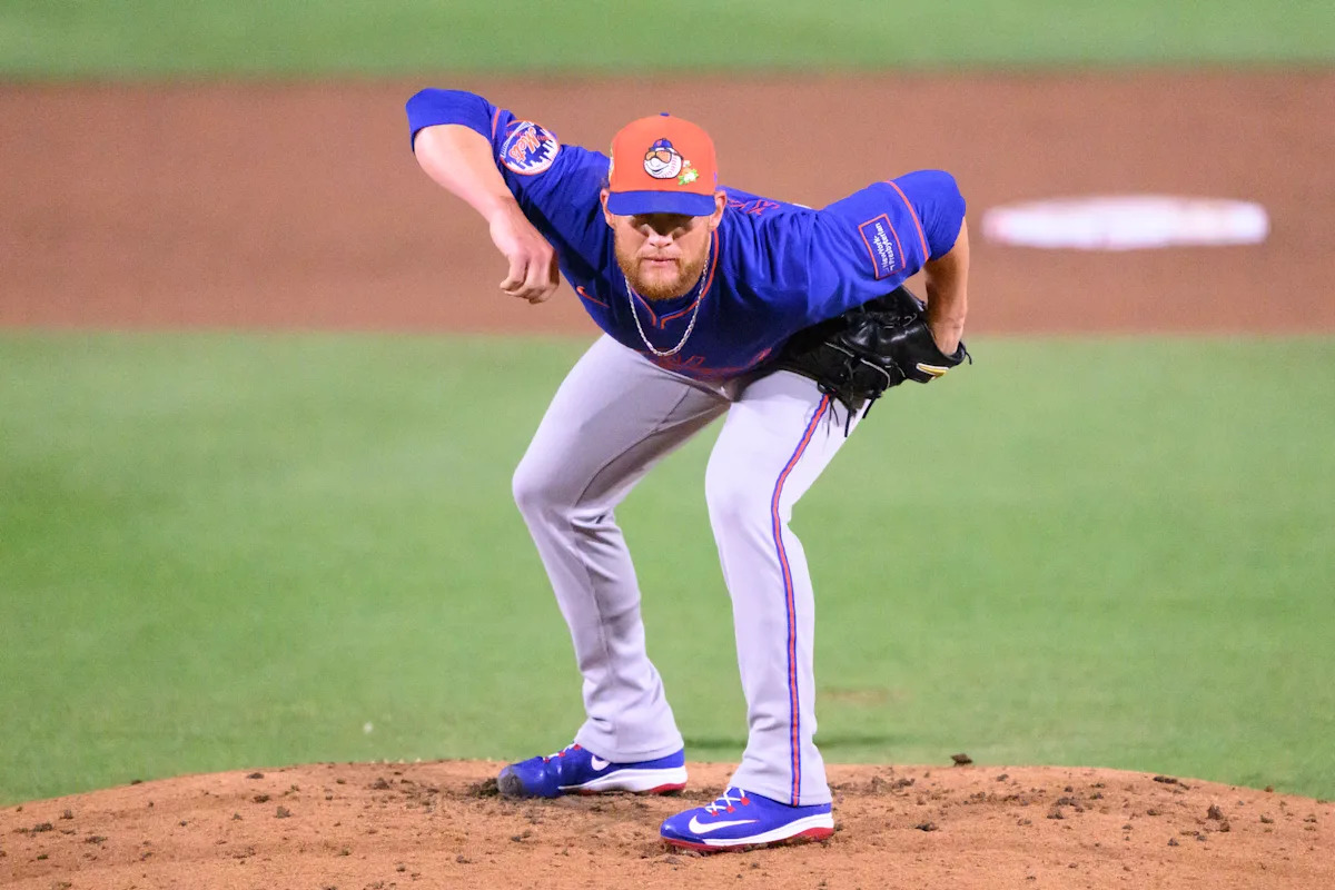 Mets reportedly calling up veteran reliever Craig Kimbrel hits headlines