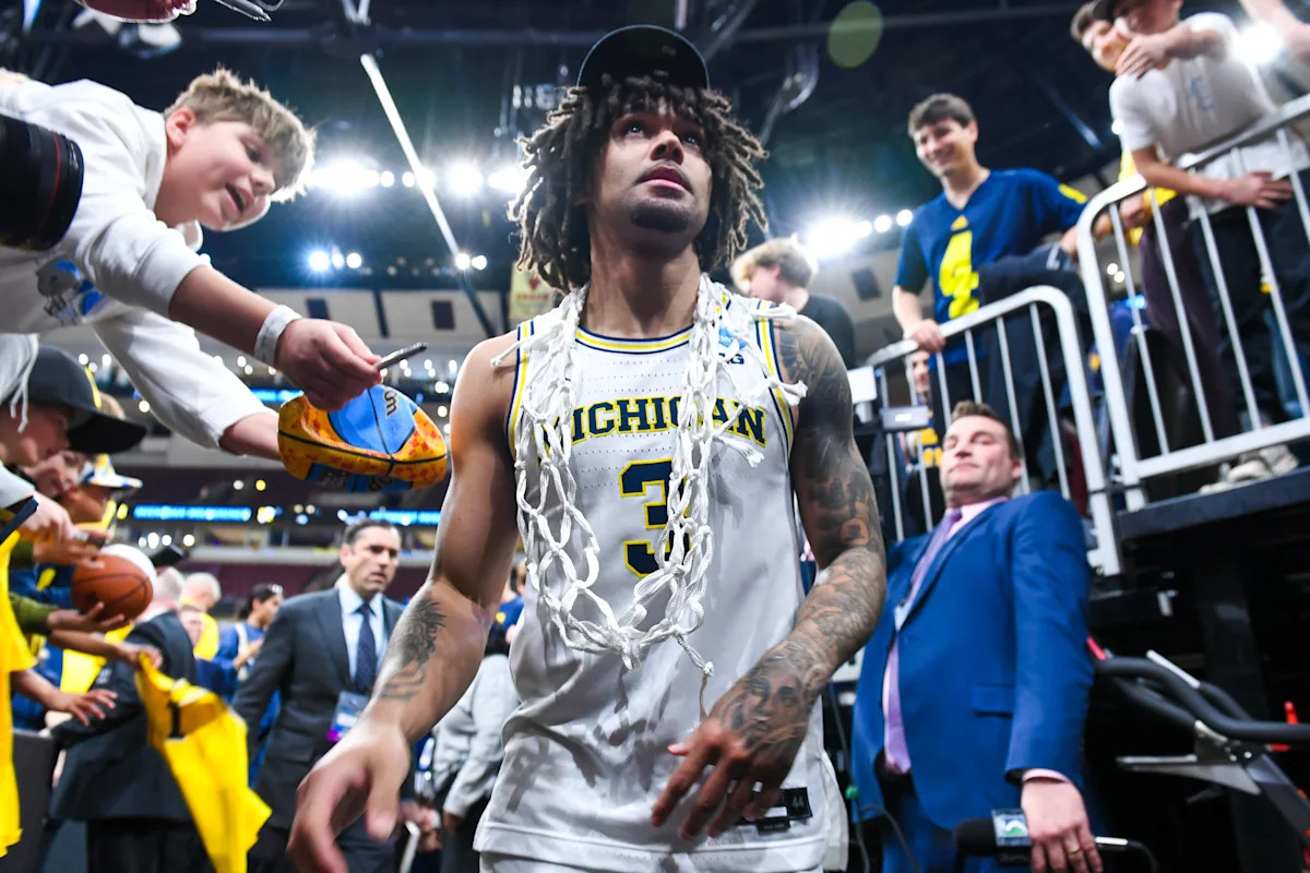 Michigan's Elliot Cadeau OK ahead of Final Four after hospital visit reported globally