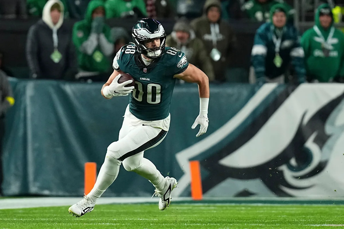 TE Dallas Goedert reportedly reaches 1- year deal to remain with Eagles hits headlines