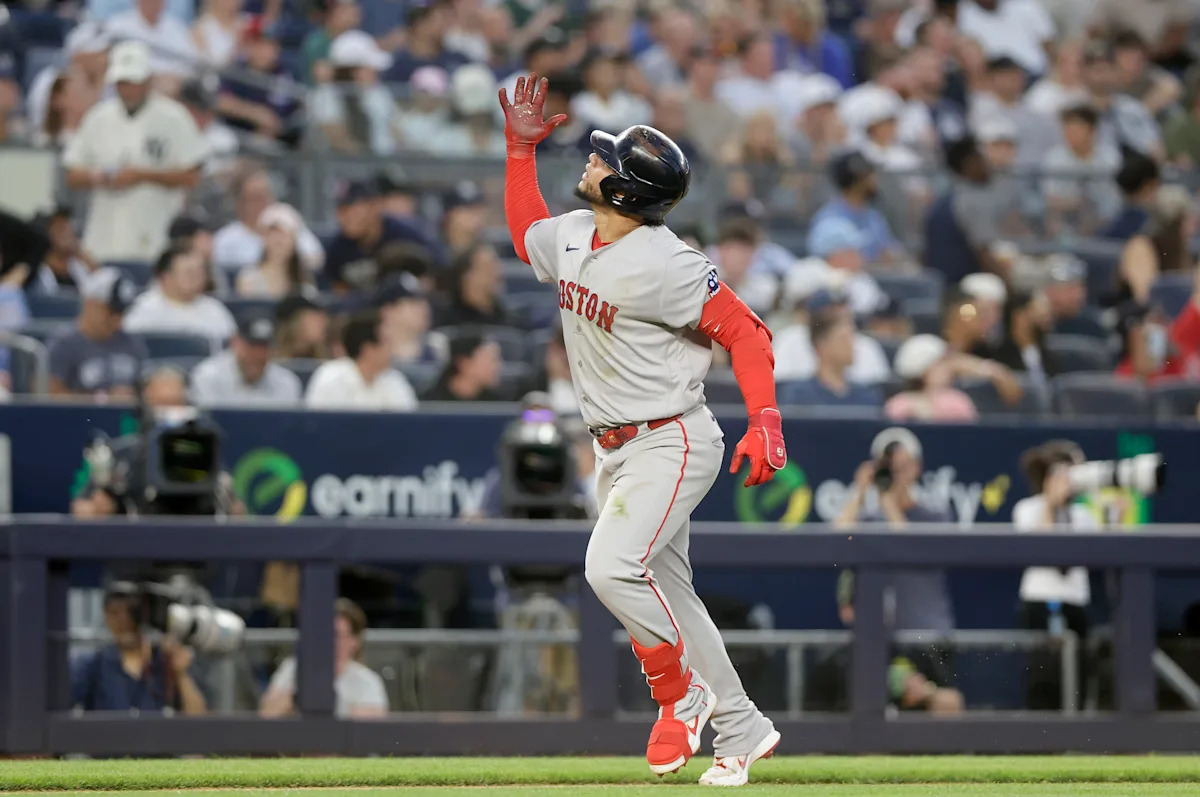 In Inaugural Tilt for Red Sox at Yankee Stadium -- Willson Contreras' 2- run homer is difference making waves