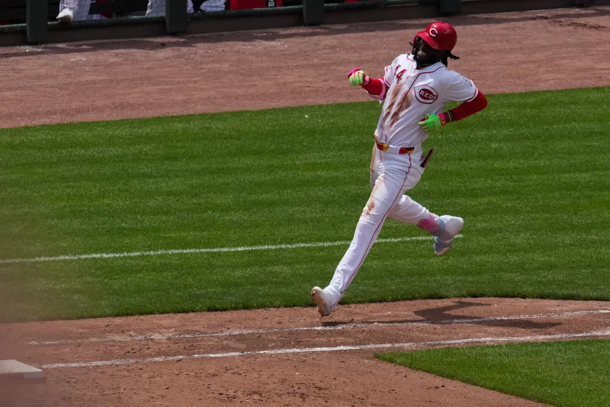 Elly De La Cruz placed on 10-day IL (hamstring) following Reds' Conquest Spanning Braves hits headlines