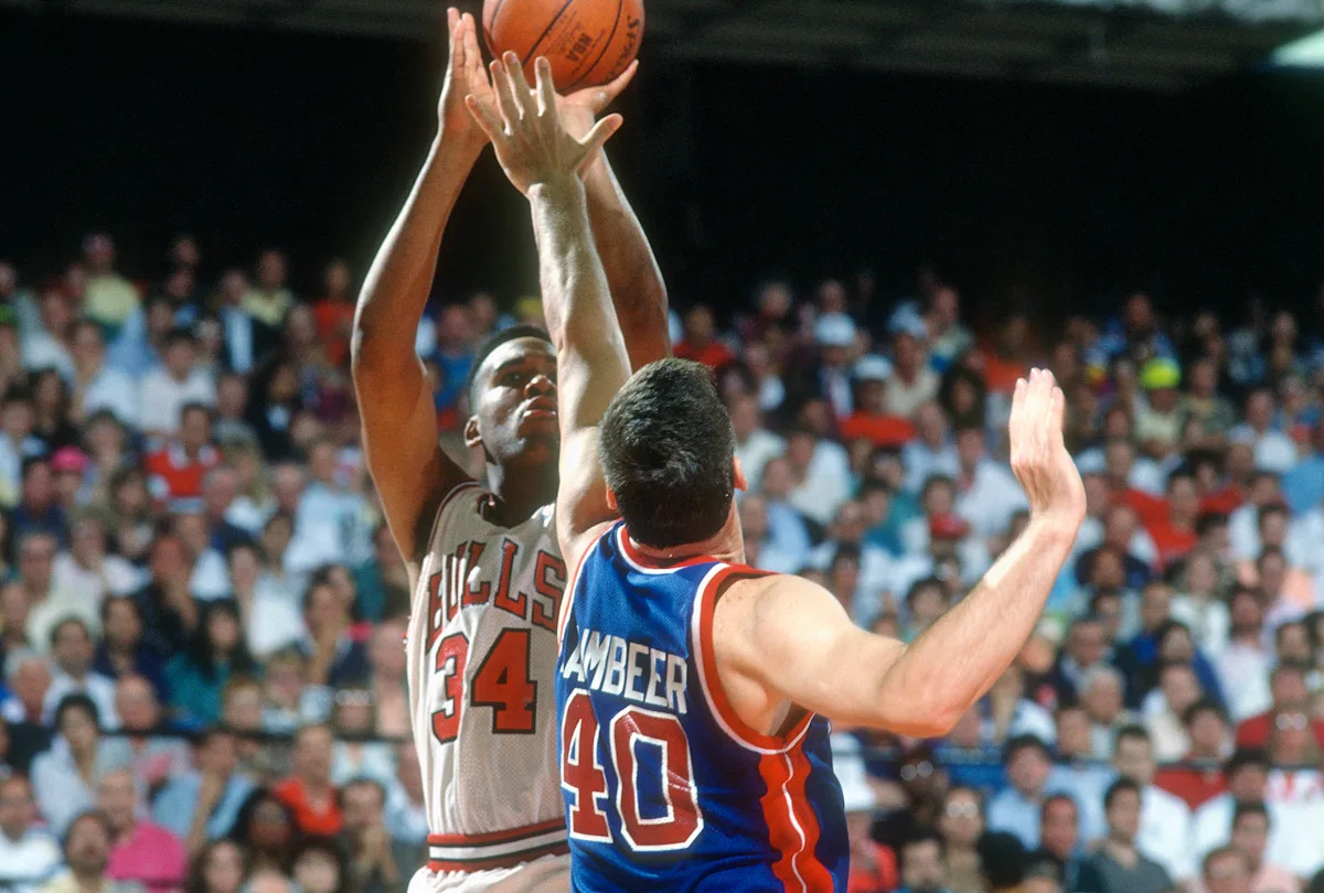 Stacey King -- 3-time NBA champion and broadcaster with Bulls -- dies at 59 years old creates buzz